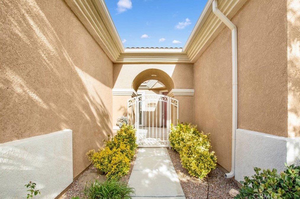 10935 Katepwa St, Apple Valley, CA 92308-3676