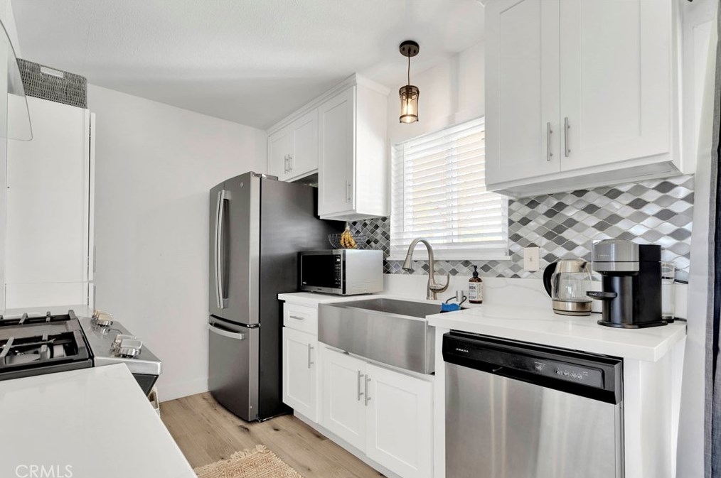 14731 Pawnee Rd, Apple Valley CA  92307-4028 exterior