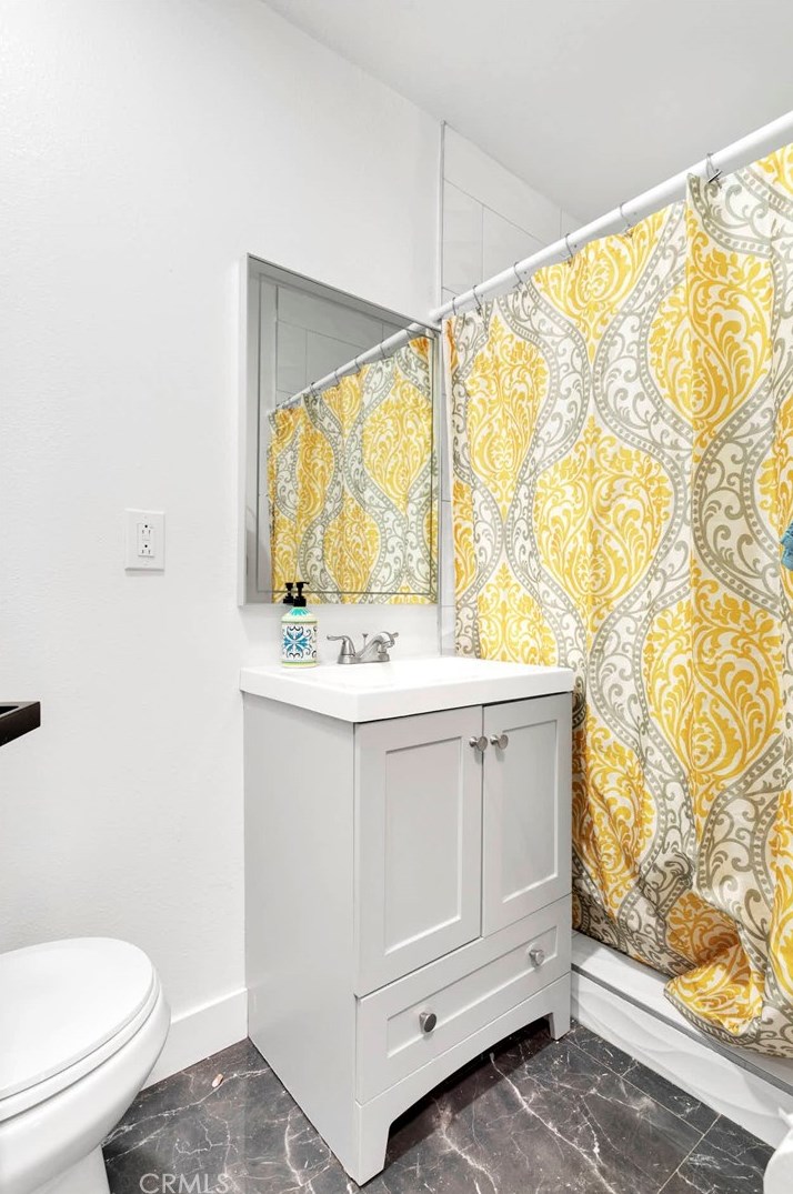 14731 Pawnee Rd, Apple Valley CA  92307-4028 exterior