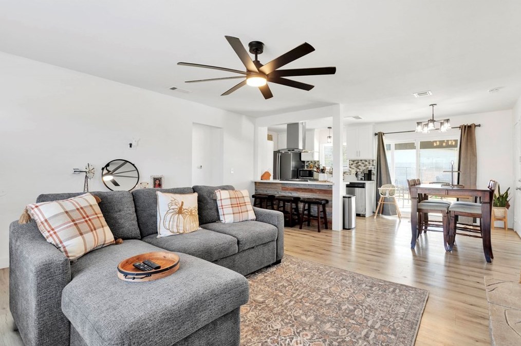 14731 Pawnee Rd, Apple Valley CA  92307-4028 exterior