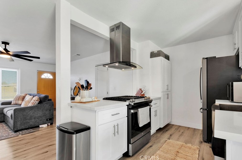 14731 Pawnee Rd, Apple Valley CA  92307-4028 exterior