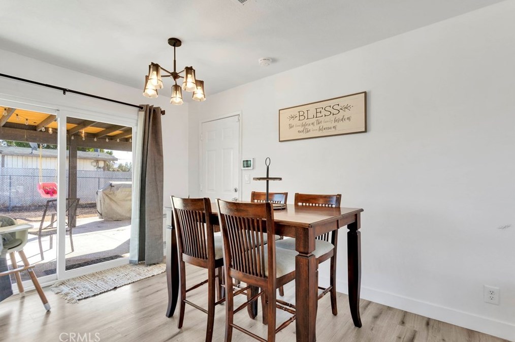 14731 Pawnee Rd, Apple Valley CA  92307-4028 exterior