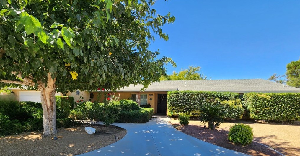 8578 10th Ave, Hesperia, CA 92345-3946