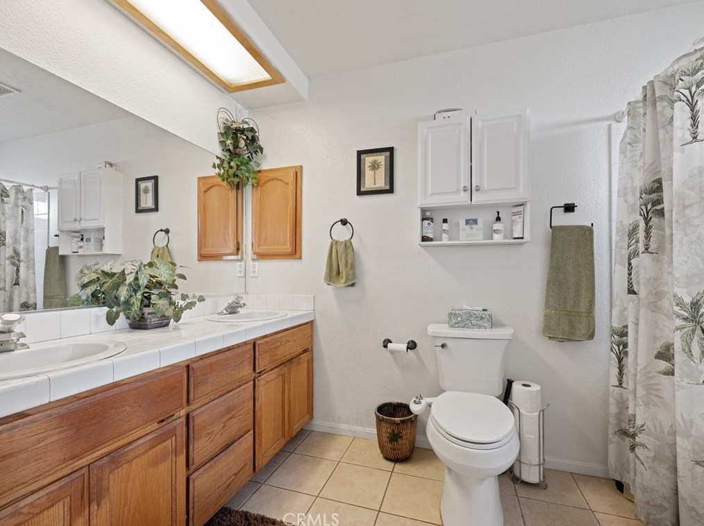 9856 Arroyo Ave, Hesperia CA  92345-2905 exterior