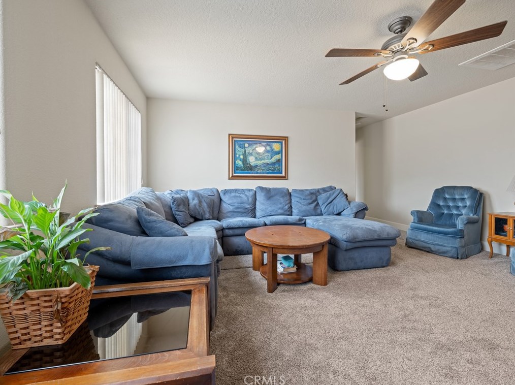 9856 Arroyo Ave, Hesperia CA  92345-2905 exterior