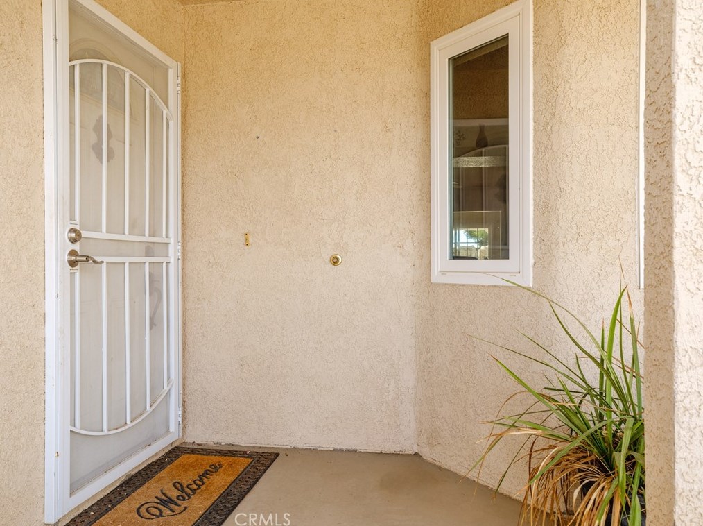 9856 Arroyo Ave, Hesperia CA  92345-2905 exterior