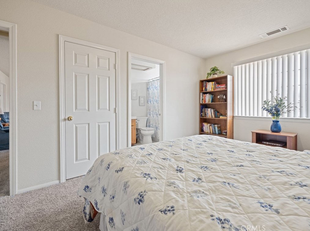 9856 Arroyo Ave, Hesperia CA  92345-2905 exterior