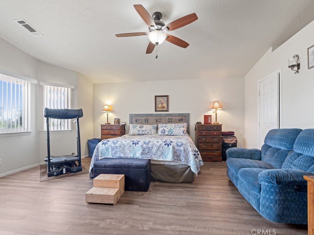 9856 Arroyo Ave, Hesperia CA  92345-2905 exterior