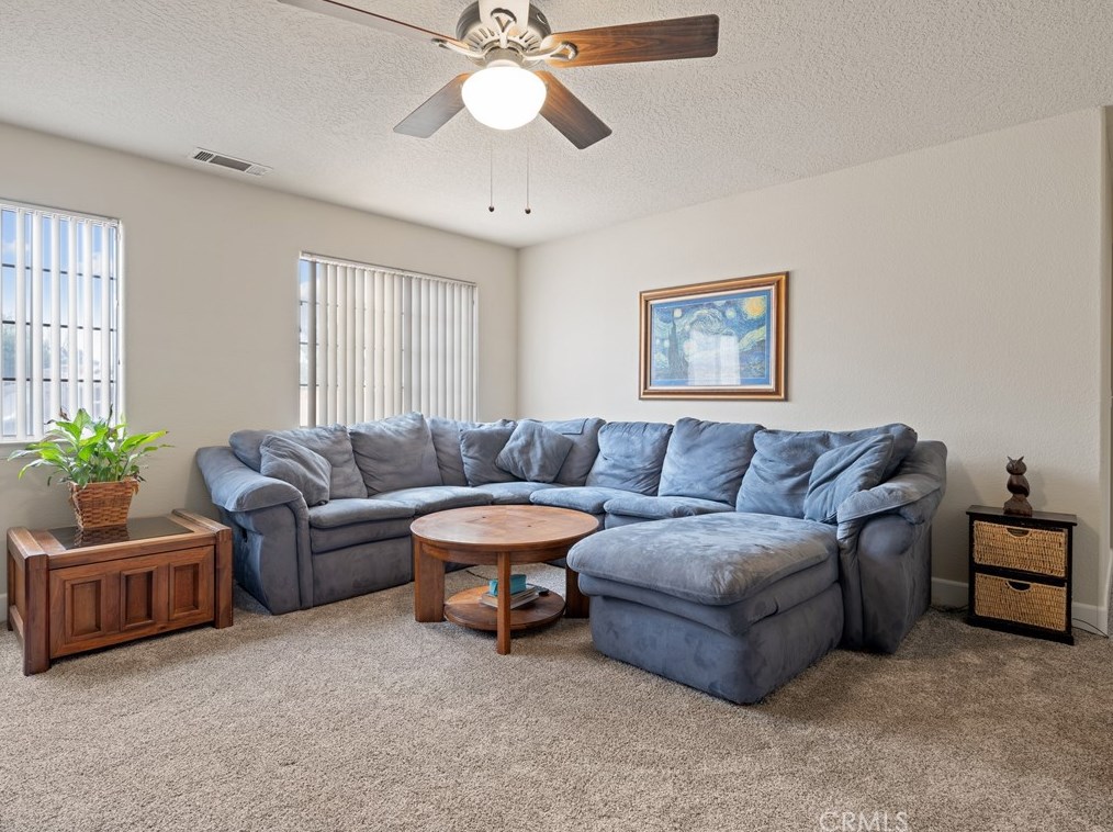 9856 Arroyo Ave, Hesperia CA  92345-2905 exterior