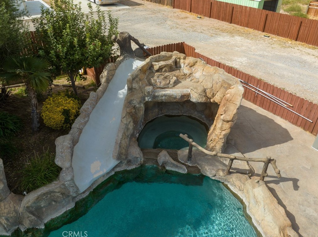 9856 Arroyo Ave, Hesperia CA  92345-2905 exterior