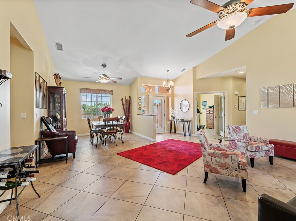 9542 Candlelight St, Apple Valley CA  92308-8615 exterior