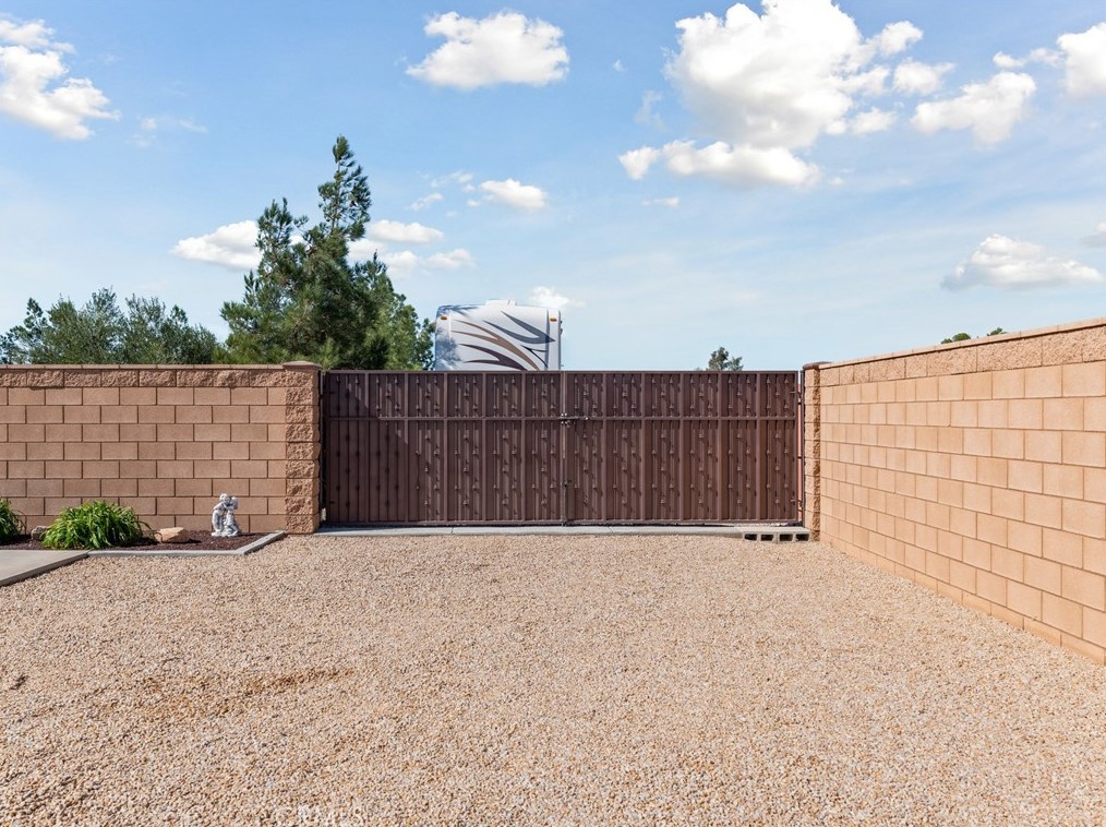 9542 Candlelight St, Apple Valley CA  92308-8615 exterior