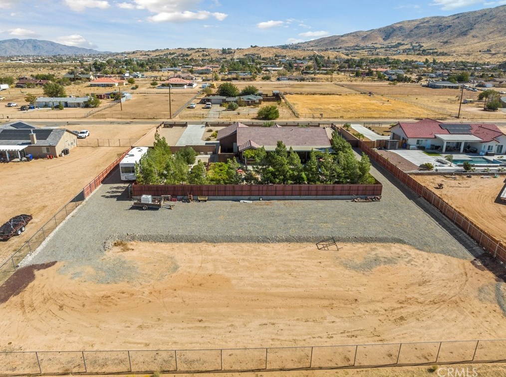 9542 Candlelight St, Apple Valley CA  92308-8615 exterior