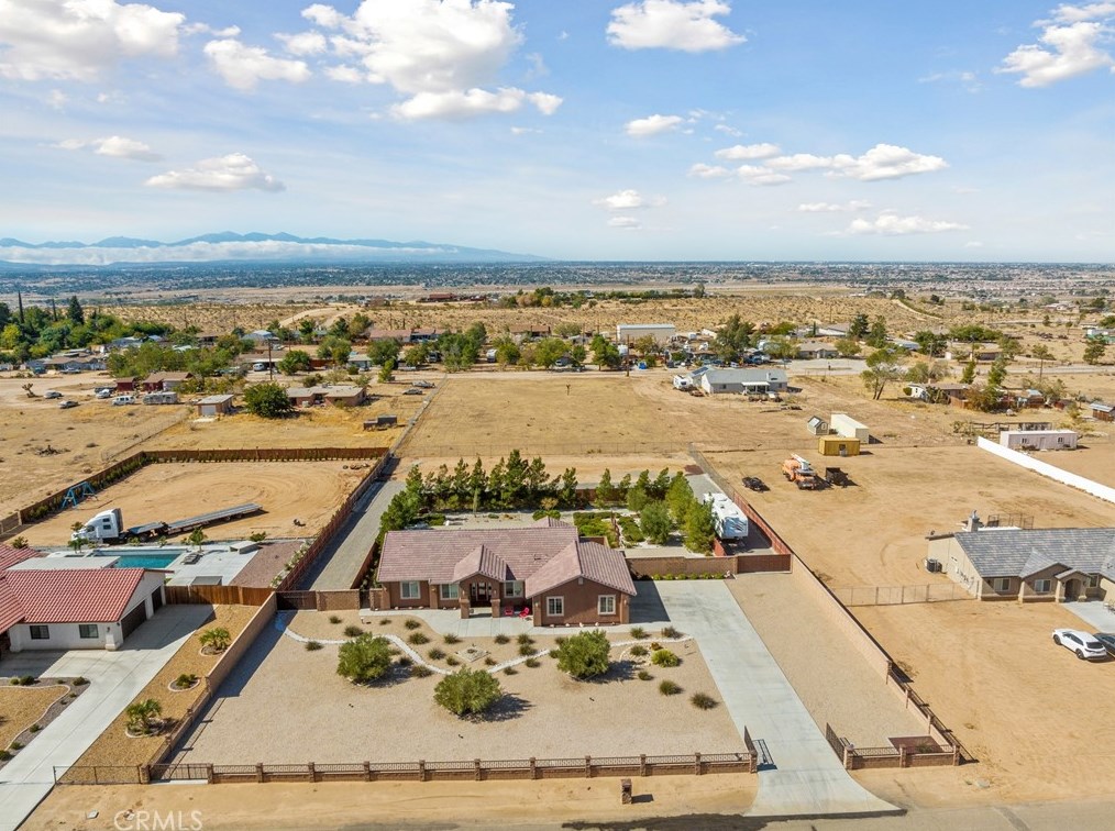 9542 Candlelight St, Apple Valley CA  92308-8615 exterior