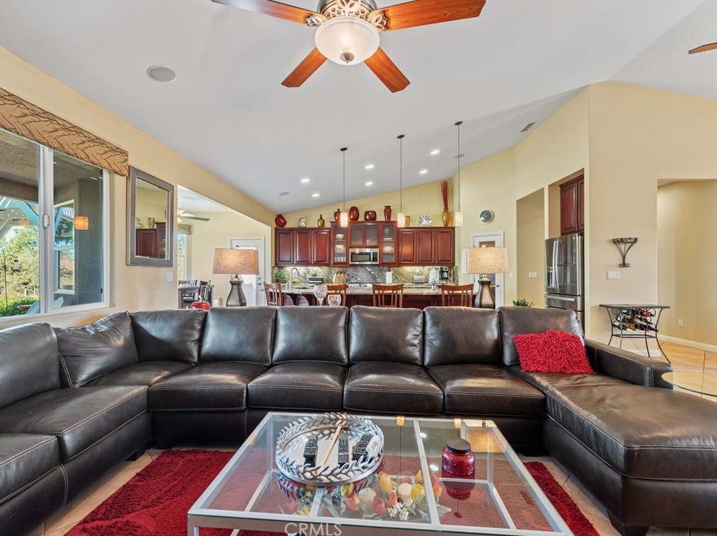 9542 Candlelight St, Apple Valley CA  92308-8615 exterior