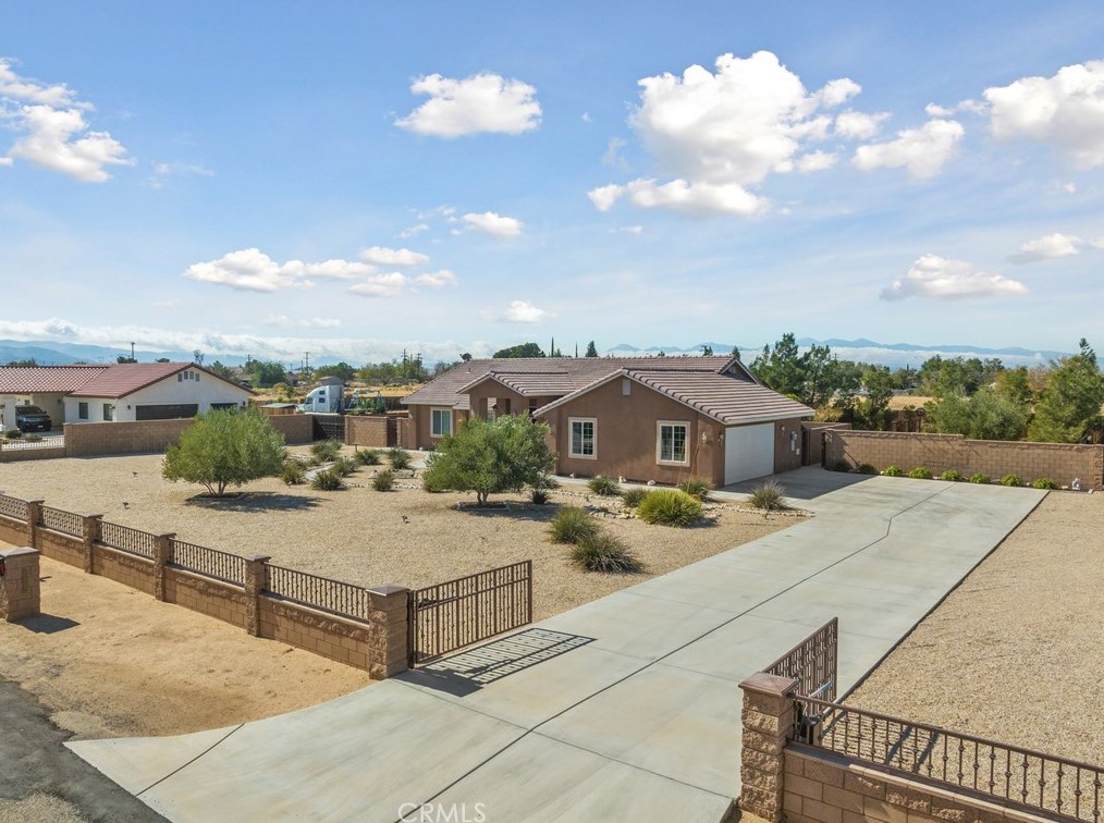 9542 Candlelight St, Apple Valley CA  92308-8615 exterior