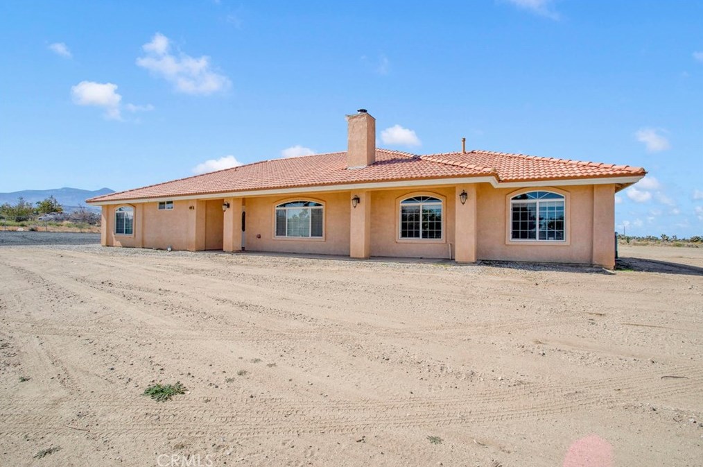 10570 Riggins Rd, Phelan, CA 92371-8403