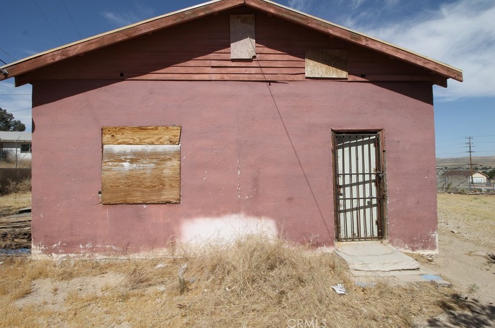 670 W Buena Vista St, Barstow, CA 92311