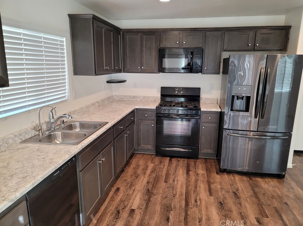 10591 Chevron Ct, El Mirage, CA 92301