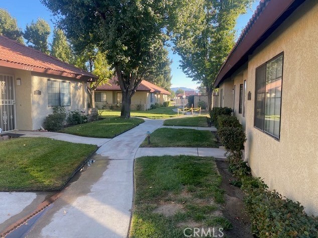 19236 Cottonwood Dr, Apple Valley, CA 92308-8922