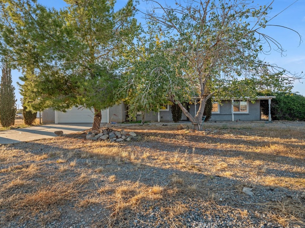 21240 Neola Rd, Apple Valley, CA 92308-9409
