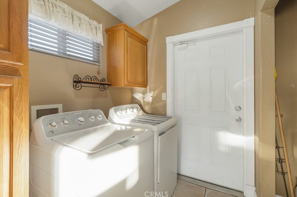 16520 Montauk Rd, Apple Valley CA  92307-1738 exterior