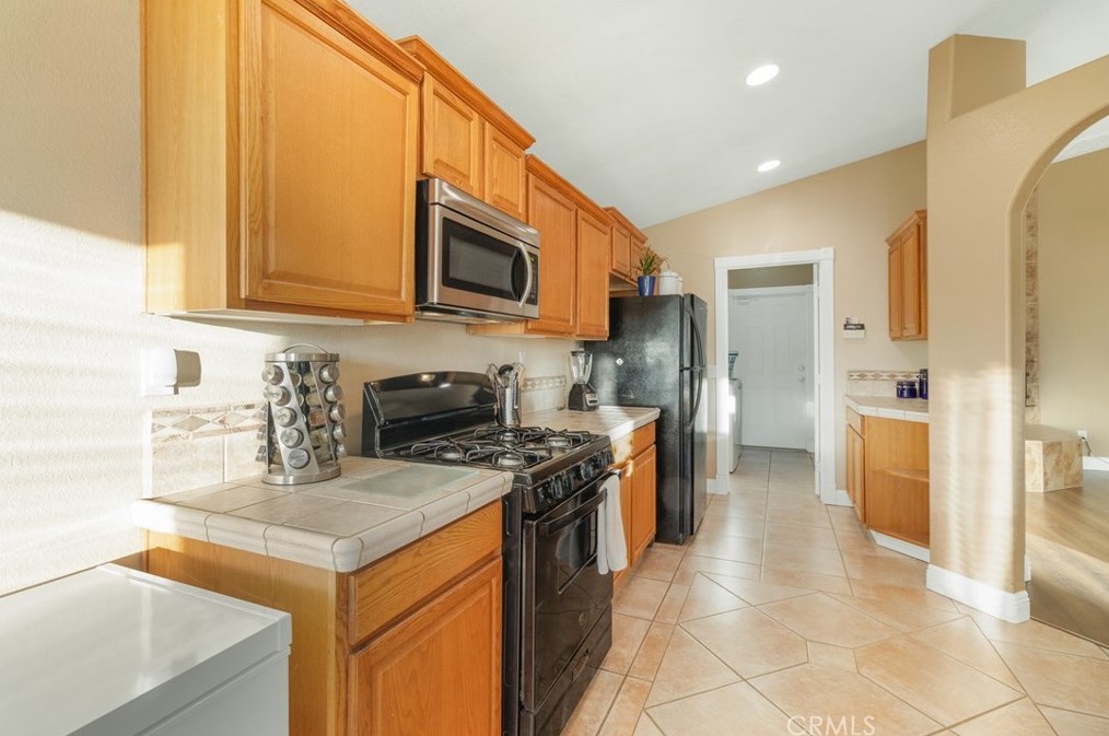 16520 Montauk Rd, Apple Valley CA  92307-1738 exterior