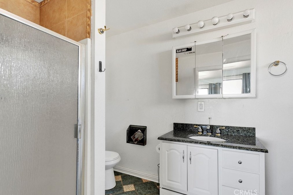 8577 Valle Vis Rd, Phelan CA  92371-9177 exterior