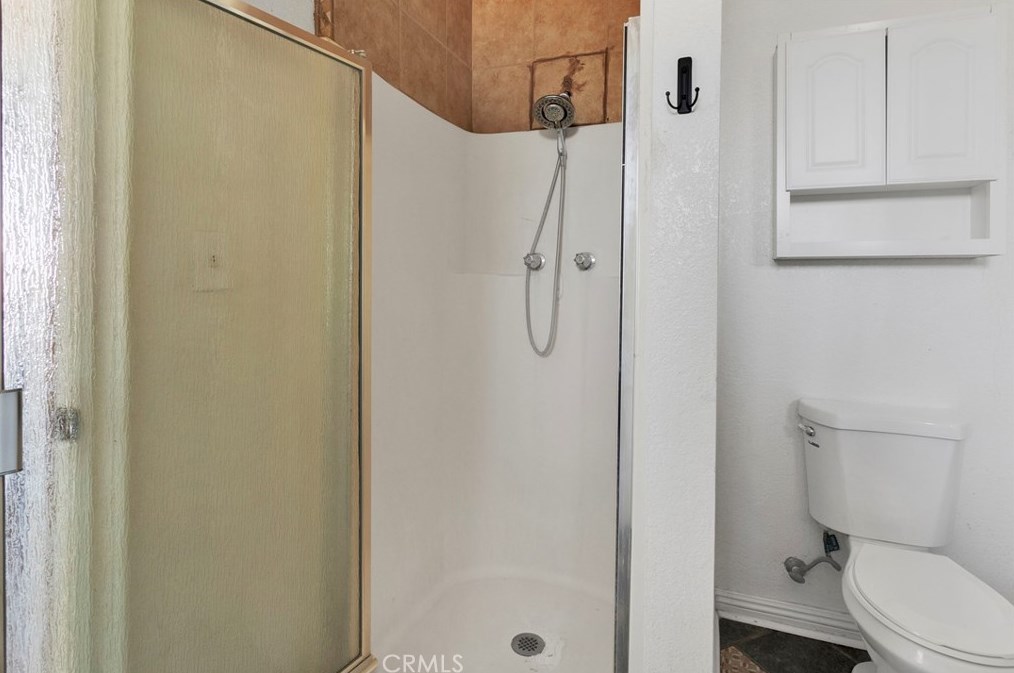 8577 Valle Vis Rd, Phelan CA  92371-9177 exterior