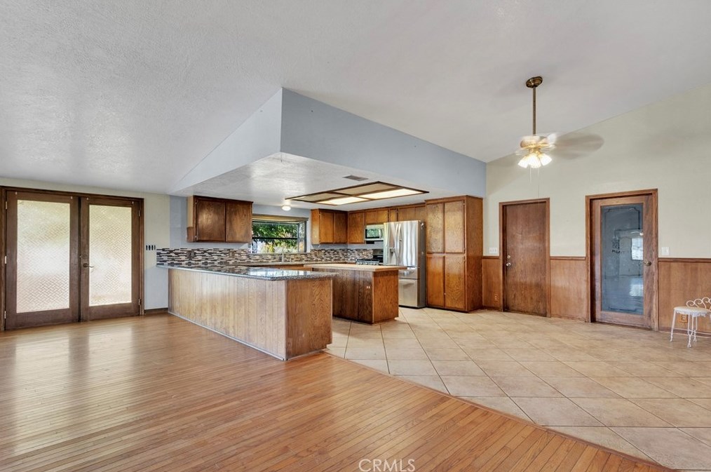 8577 Valle Vista Rd, Phelan CA  92371-8616 exterior