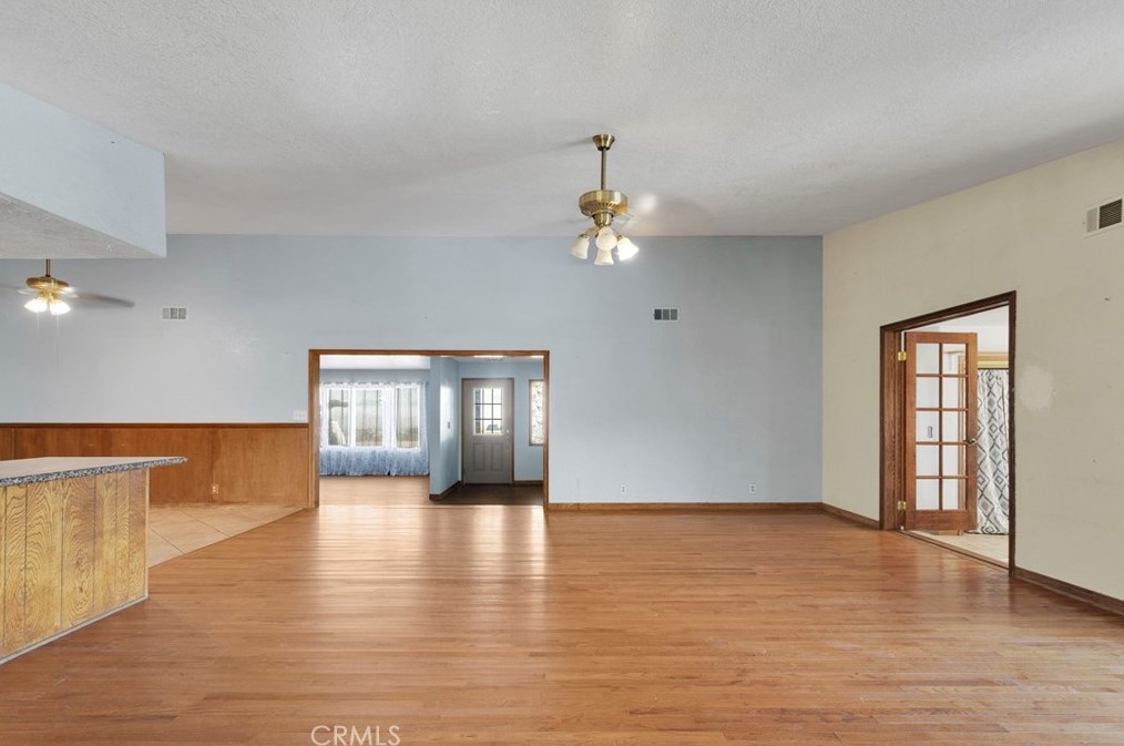 8577 Valle Vis Rd, Phelan CA  92371-9177 exterior