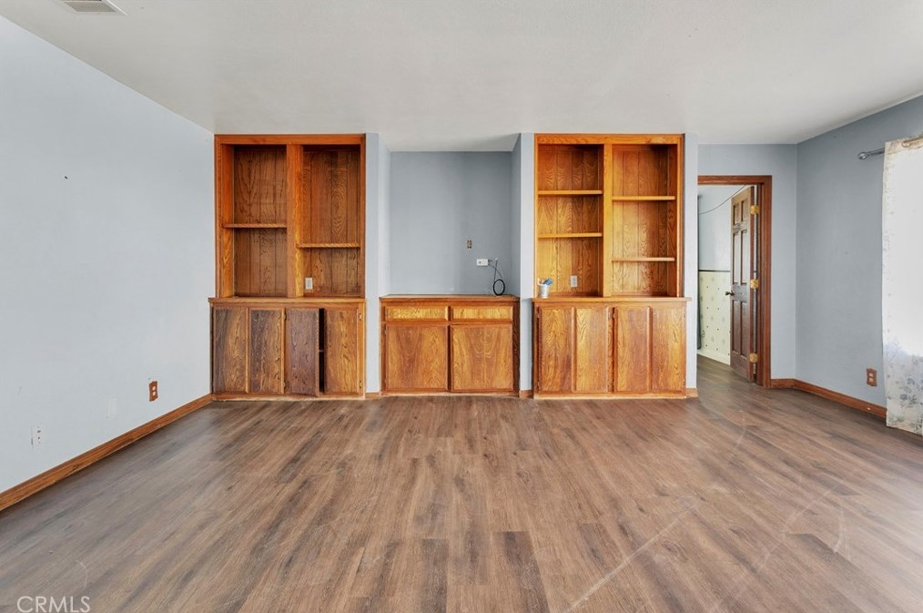 8577 Valle Vis Rd, Phelan CA  92371-9177 exterior