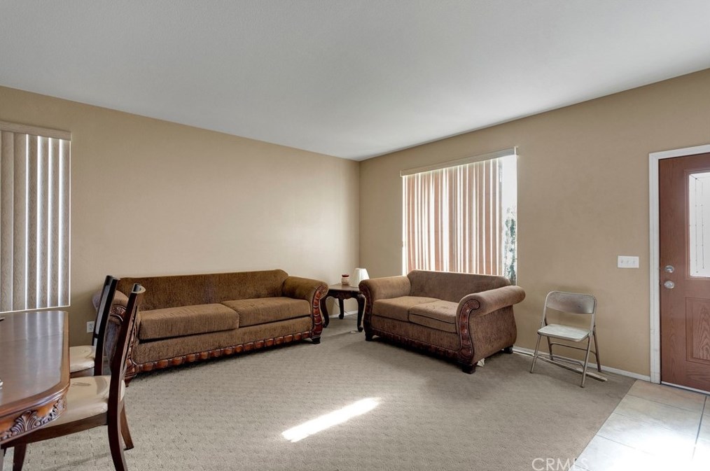 11898 Luna Rd, Victorville, CA 92392