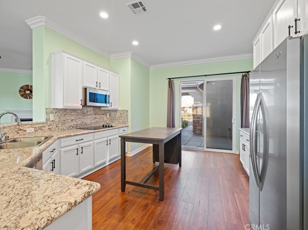 10392 Wilmington Ln, Apple Valley CA  92308-3341 exterior