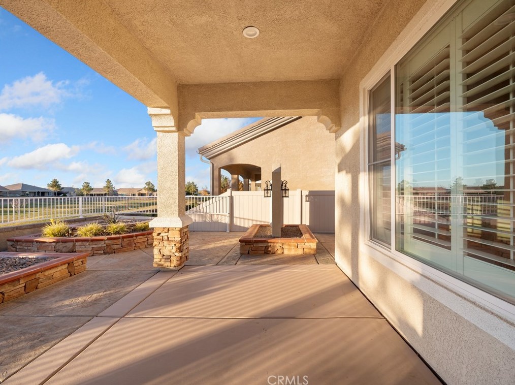 10392 Wilmington Ln, Apple Valley CA  92308-3341 exterior