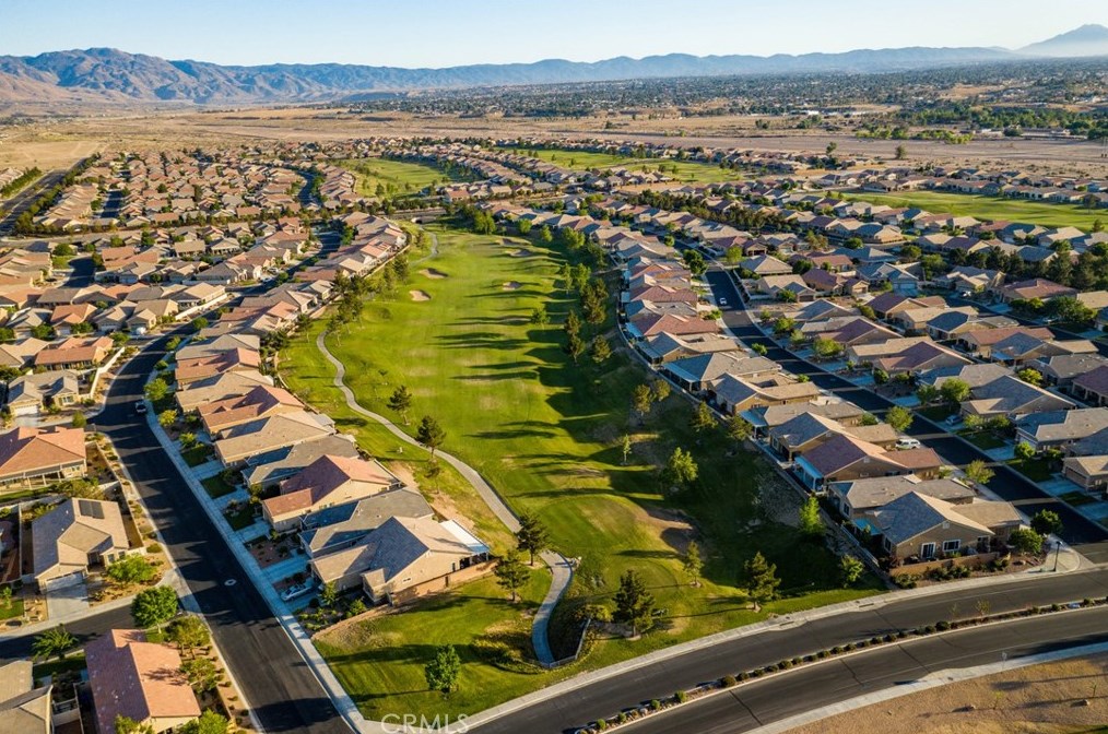 10392 Wilmington Ln, Apple Valley CA  92308-3341 exterior