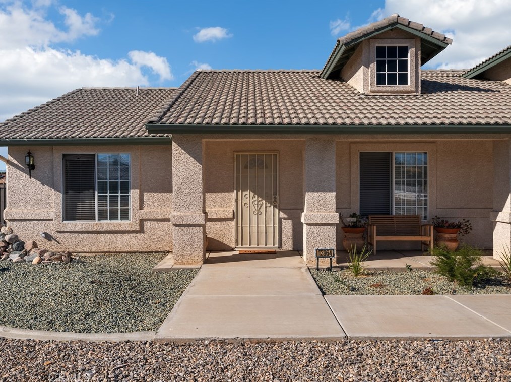 13964 Coachella Rd, Apple Valley, CA 92307-5933