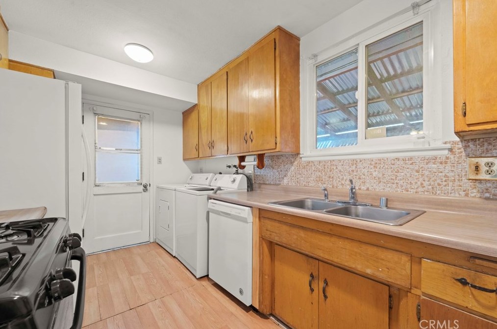 611 Lance Dr, Barstow, CA 92311