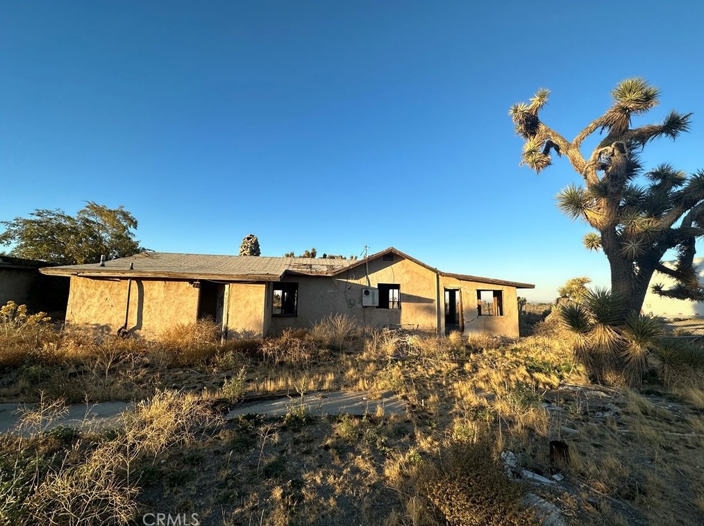 3887 Daisy Ln, Phelan, CA 92371-6719