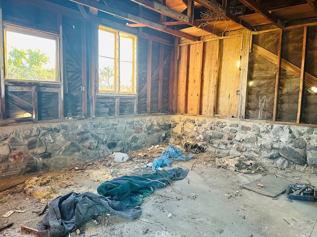 3887 Daisy Ln, Phelan CA  92371-6719 exterior