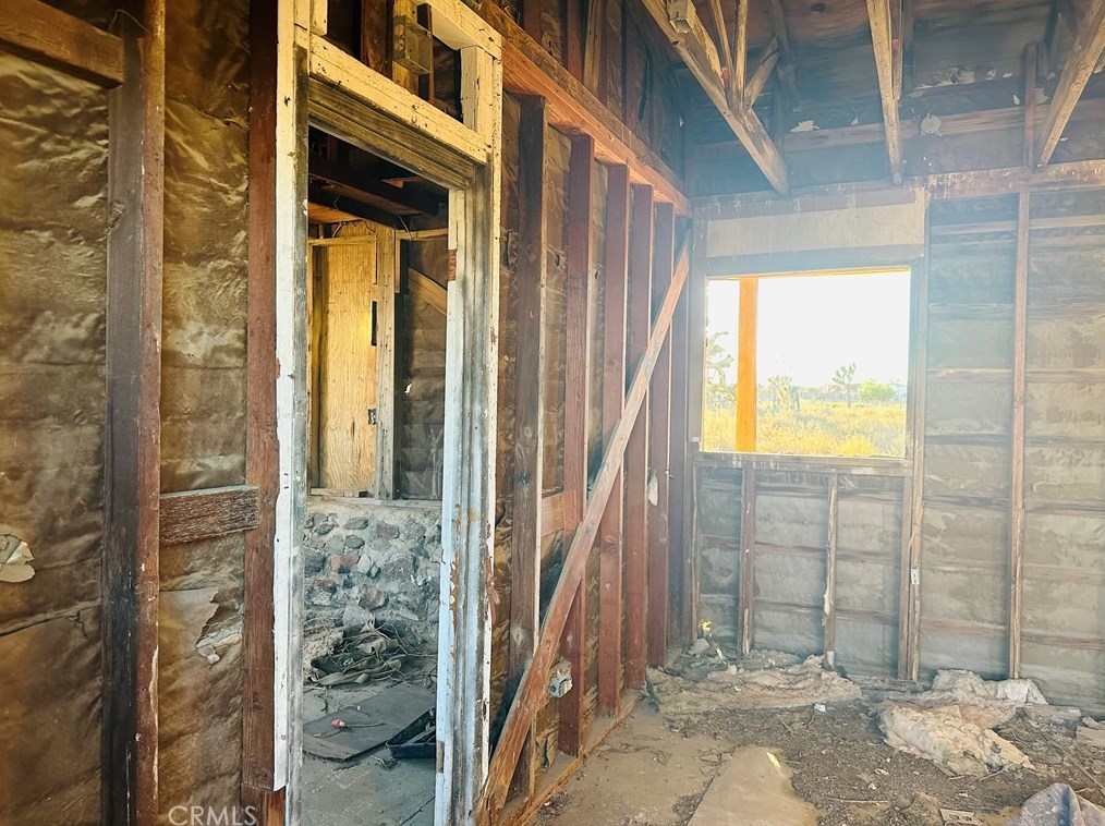 3887 Daisy Ln, Phelan CA  92371-6719 exterior