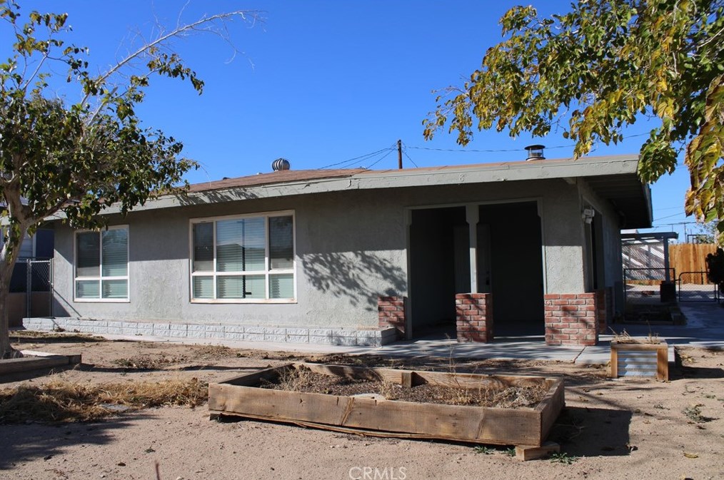 830 Candlelight St, Barstow CA  92311-5311 exterior