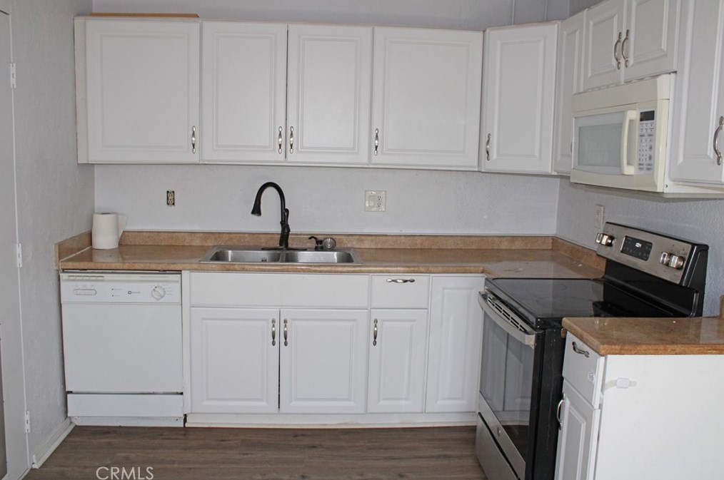 830 Candlelight St, Barstow CA  92311-5311 exterior