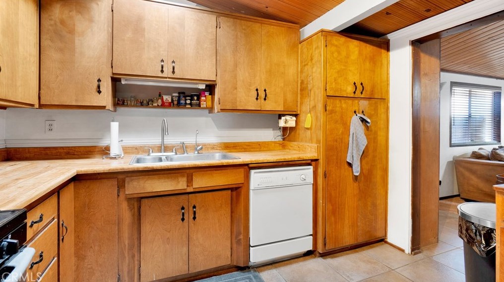 711 Agnes Dr, Barstow CA  92311-3107 exterior