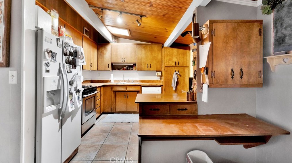 711 Agnes Dr, Barstow CA  92311-3107 exterior