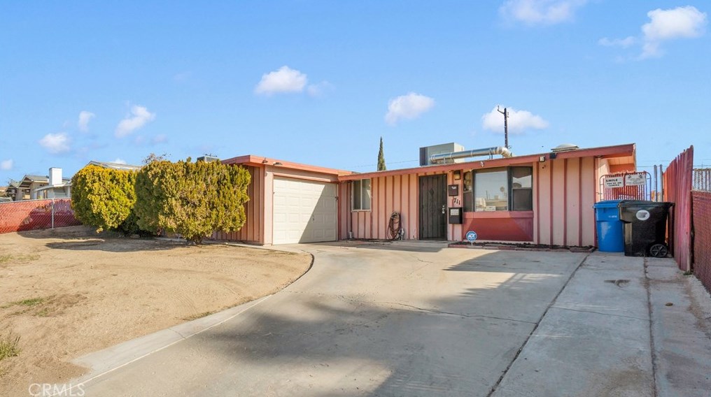 711 Agnes Dr, Barstow CA  92311-3107 exterior