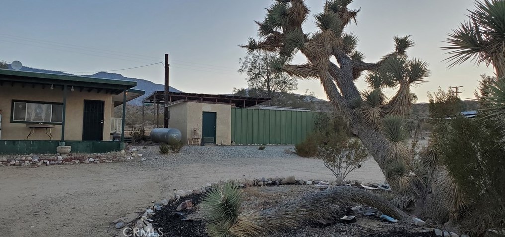 7955 Lincoln Rd, Lucerne Valley, CA 92356-8436