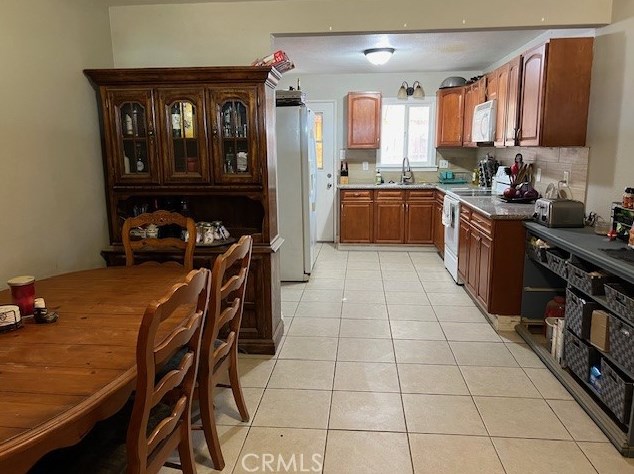 21791 Ocotillo Way, Apple Valley CA  92308-8427 exterior