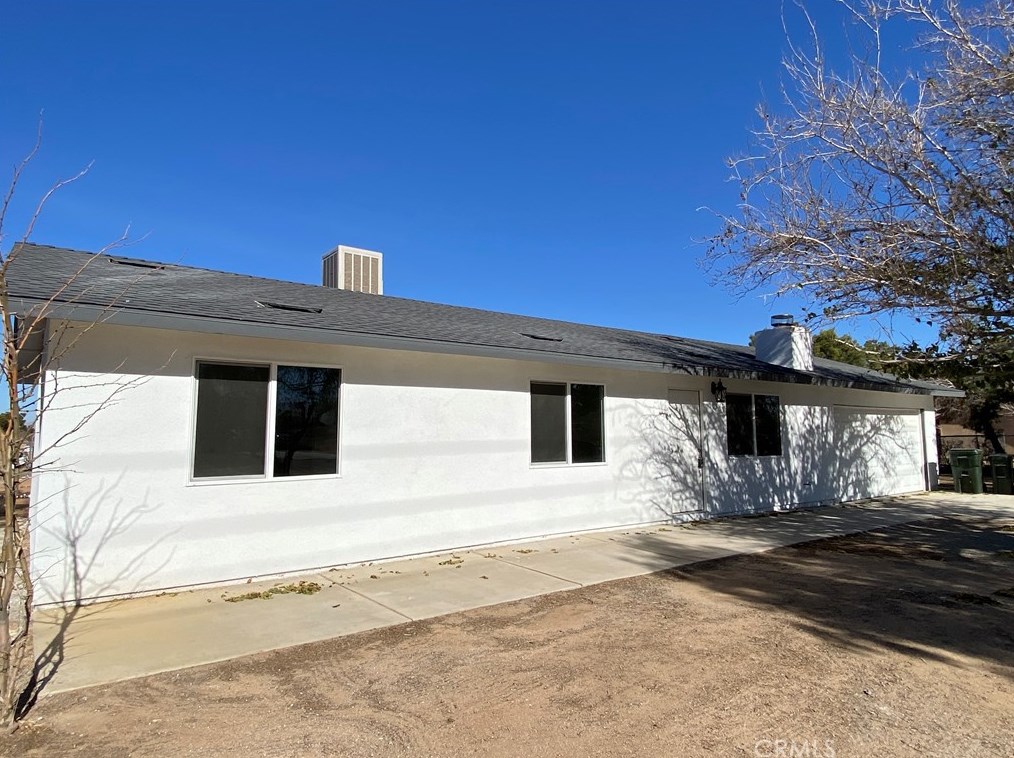 22634 Little Beaver Rd, Apple Valley CA  92308-7438 exterior