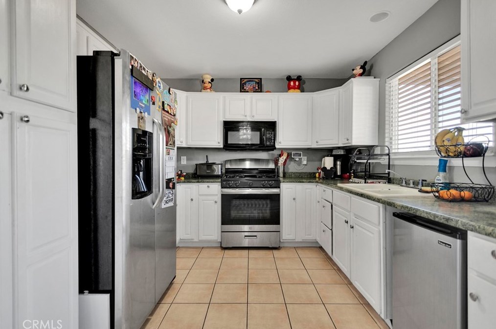 22028 Tussing Ranch Rd, Apple Valley, CA 92308